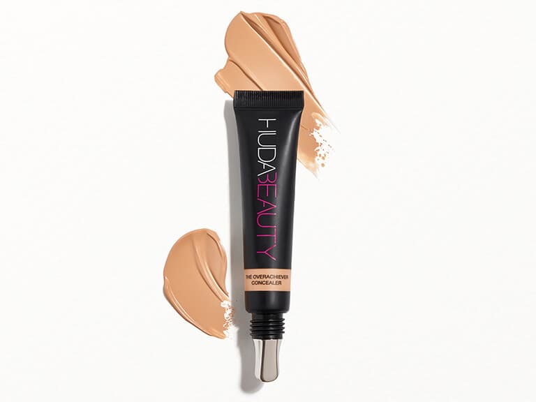 HUDA BEAUTY The Overachiever High Coverage Concealer in Sugar Biscuit