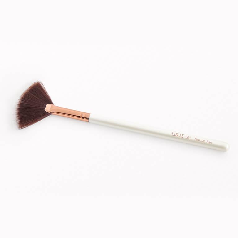 Ipsters signed up to receive a Glam Bag this January might receive LUXIE BEAUTY 560 Medium Fan Flawless Brush.