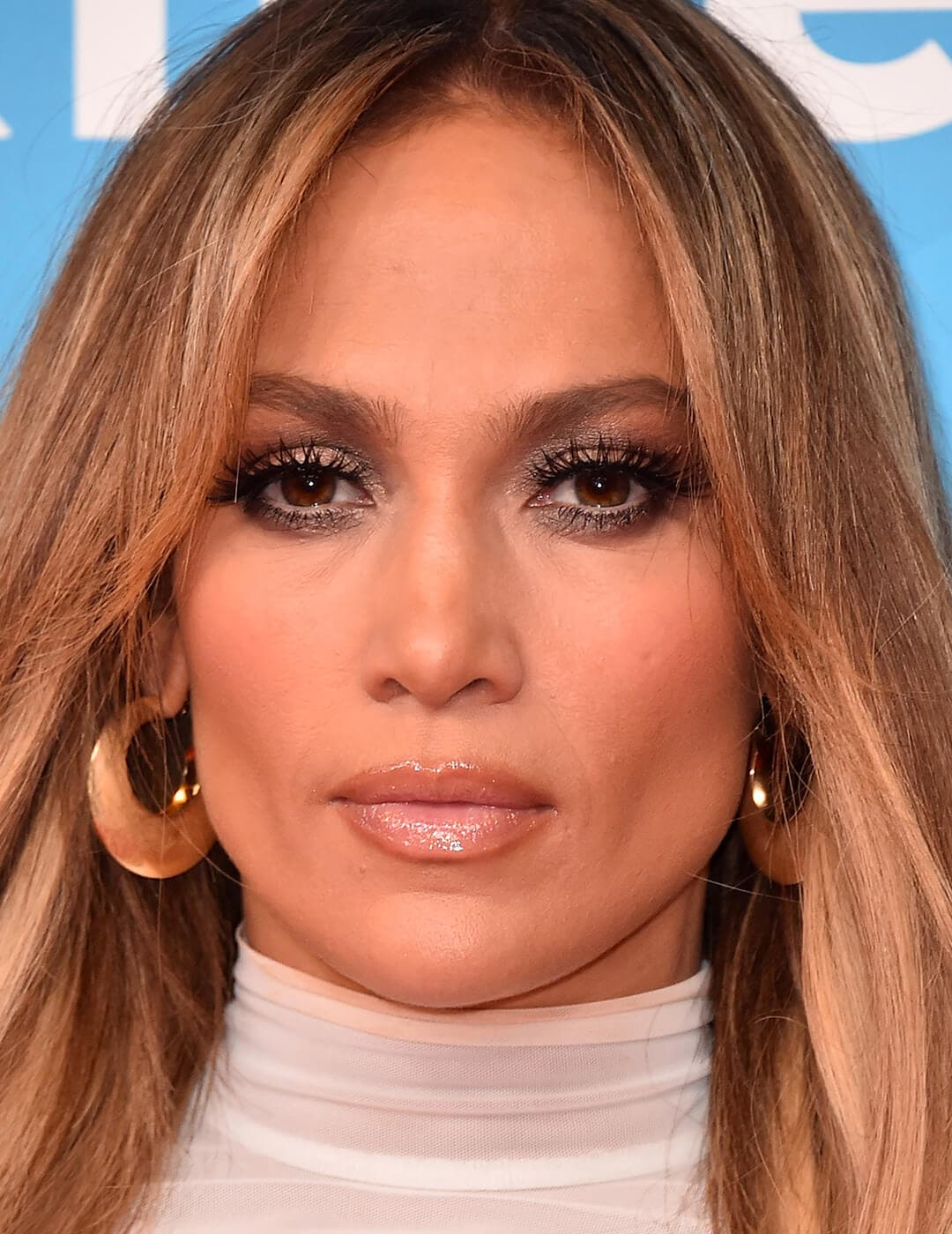 A photo of  Jennifer Lopez with silve smoky eyes