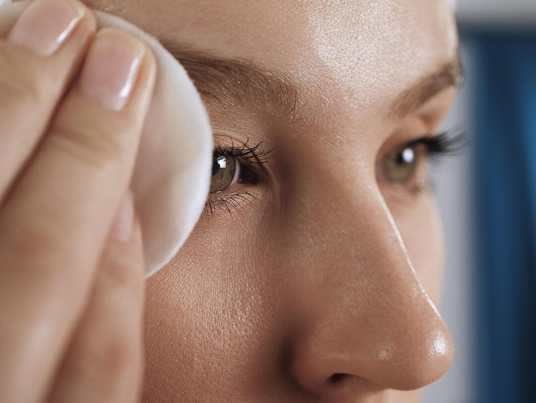 UPDATE how-to-remove-waterproof-mascara-header