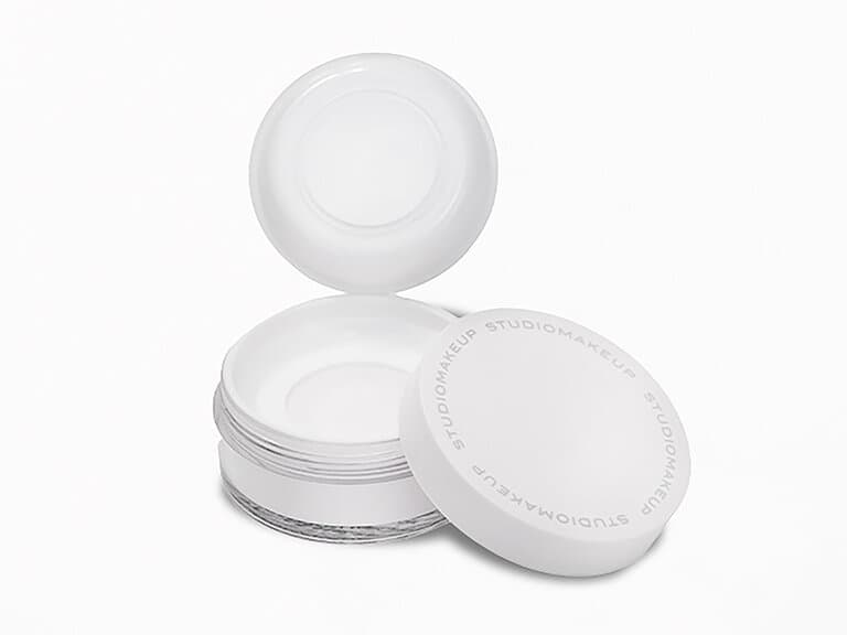 STUDIOMAKEUP Hyaluronic Acid Translucent Setting Powder in Clear