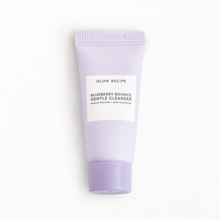 Ipsters signed up for a January Glam Bag might receive GLOW RECIPE Blueberry Bounce Gentle Cleanser.