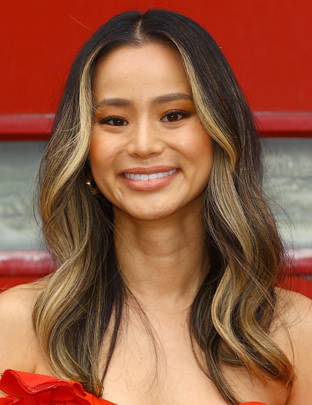A photo of Jamie Chung looking fresh with highlights 