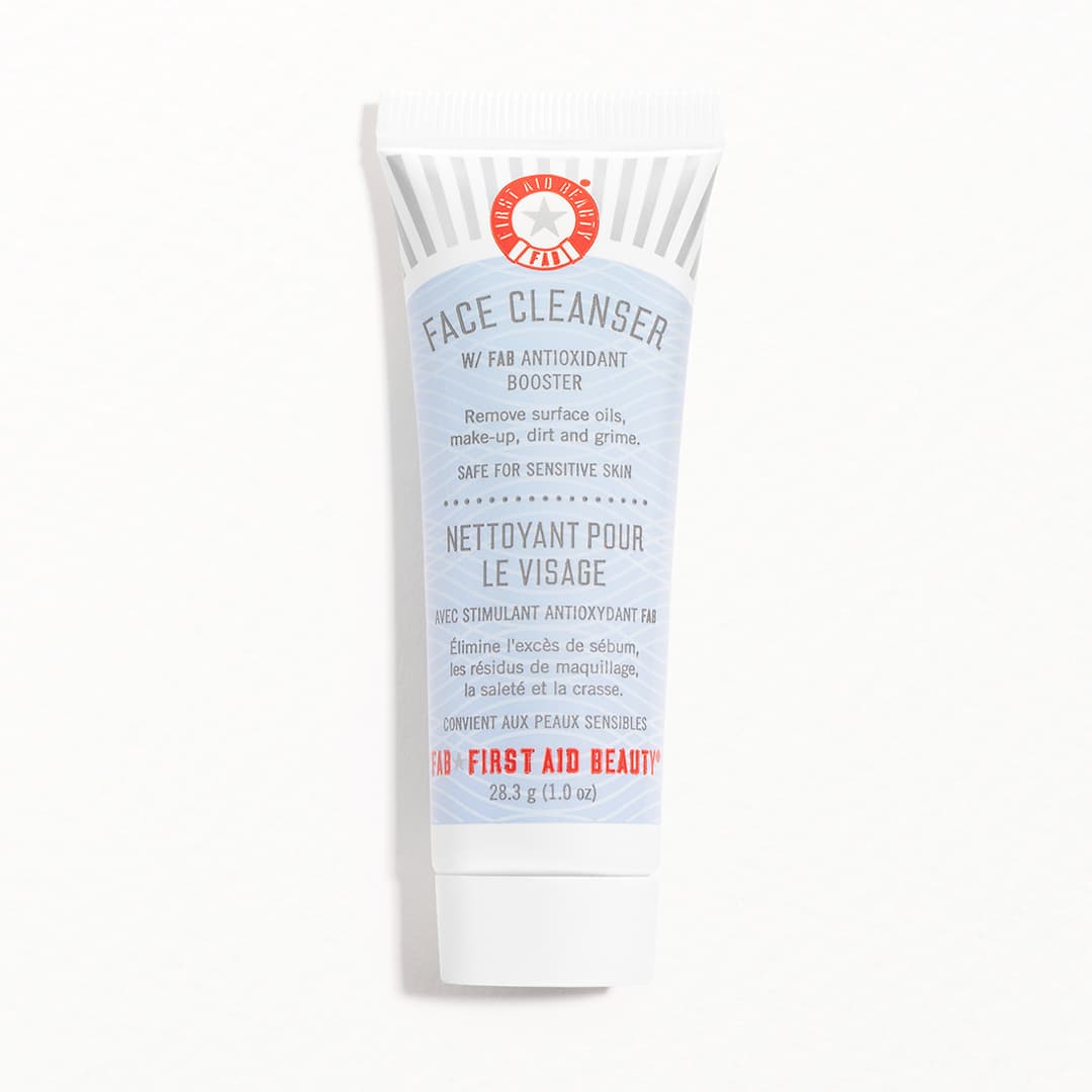 FIRST AID BEAUTY Pure Skin Face Cleanser