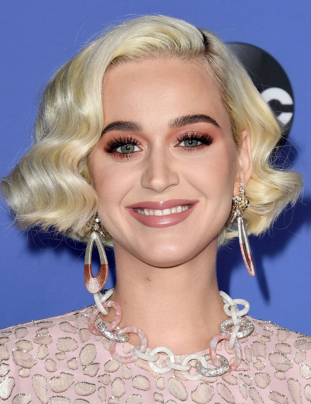 Katy Perry rocking French bob hairstyle and neutral makeup look