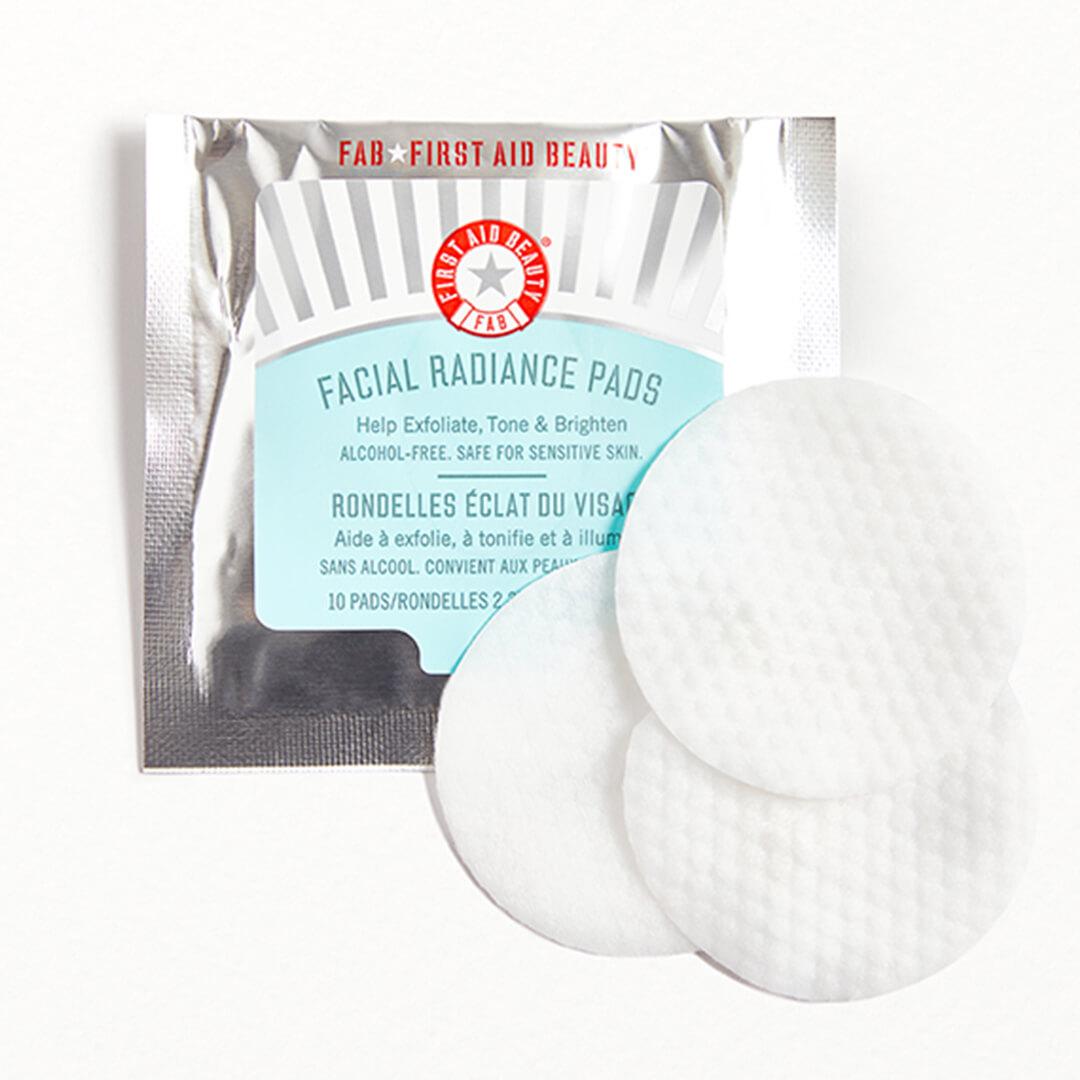FIRST AID BEAUTY Facial Radiance Pads