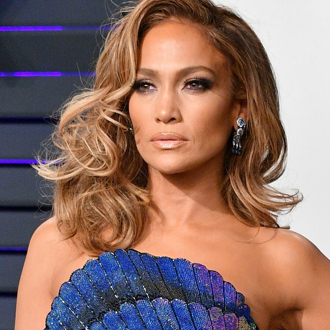 A photo of Jennifer Lopez with bronde hair color