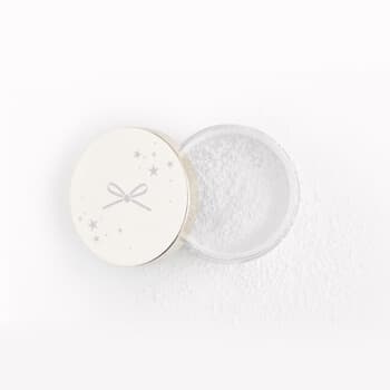 What’s the Difference Between Setting Powder & Finishing Powder?