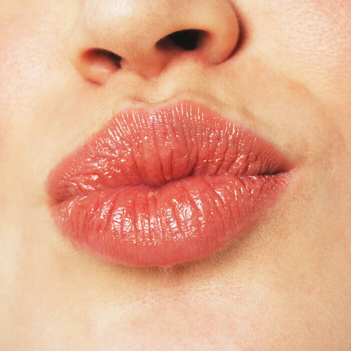 Best Ways To Exfoliate Lips