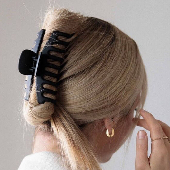 12 Best Claw Clip Hairstyles for 2022 | IPSY