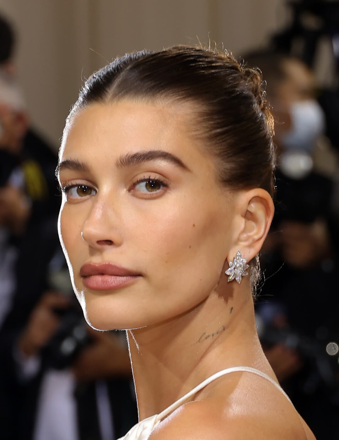 the-11-prettiest-date-night-makeup-looks-allure-atelier-yuwa-ciao-jp