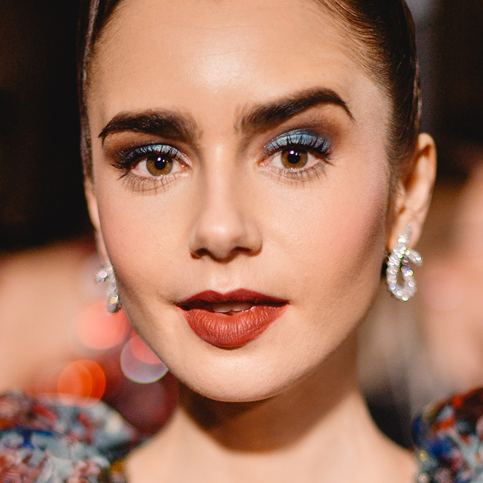 What Color Lipstick Goes With Navy Blue Eyeshadow