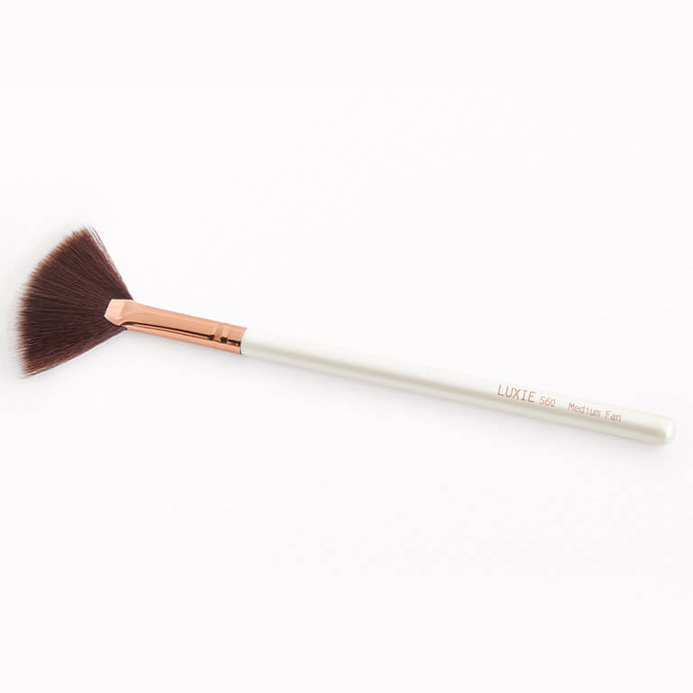 Makeup on sale fan brush