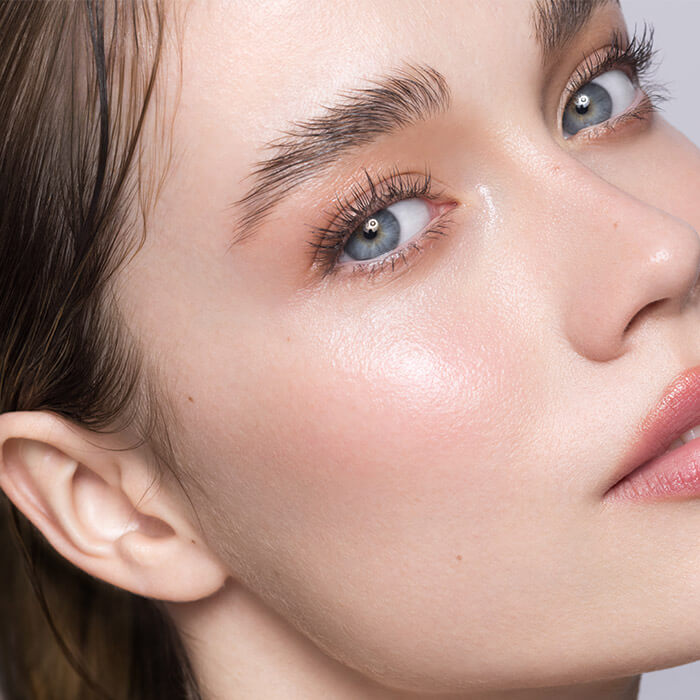 Here's How You Can Master Your Tricks to Light Subtle Makeup