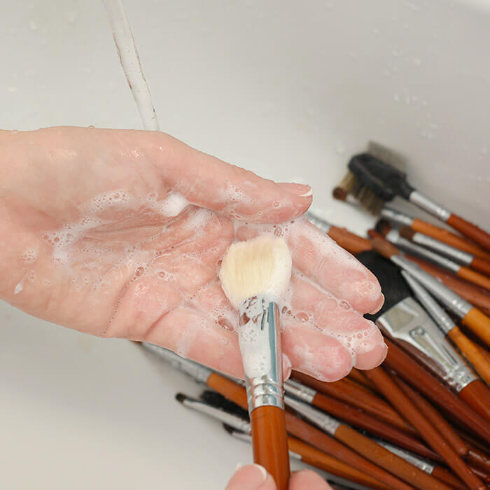 How to store wash powder brush