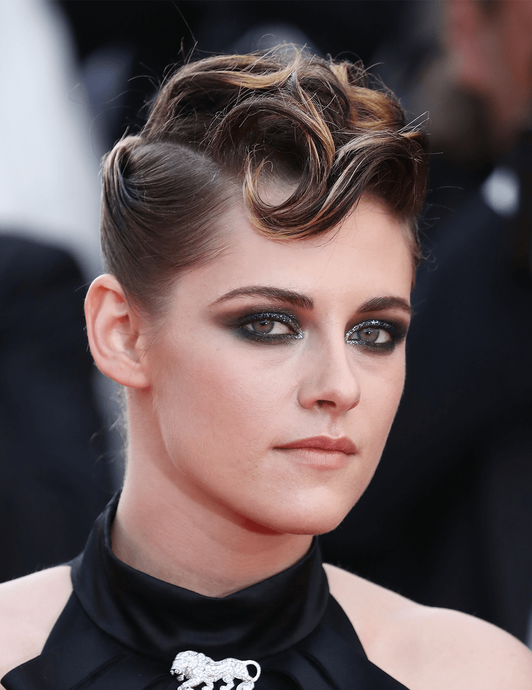 Curly Androgynous Haircuts - Cutting My Hair Off Curly Thick Androgynous Short Pixie Hair Cut Lgbt Amino : Androgynous haircuts are getting very popular these days.