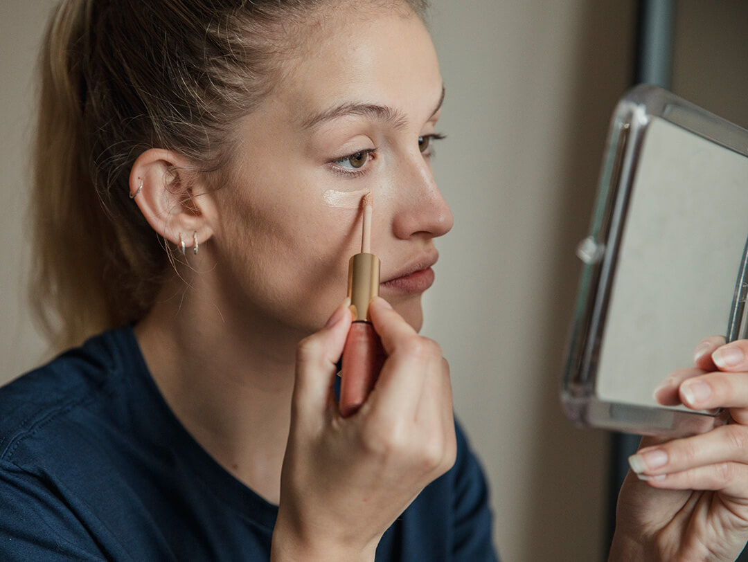 8-best-concealers-for-covering-redness-green-concealers-from-experts