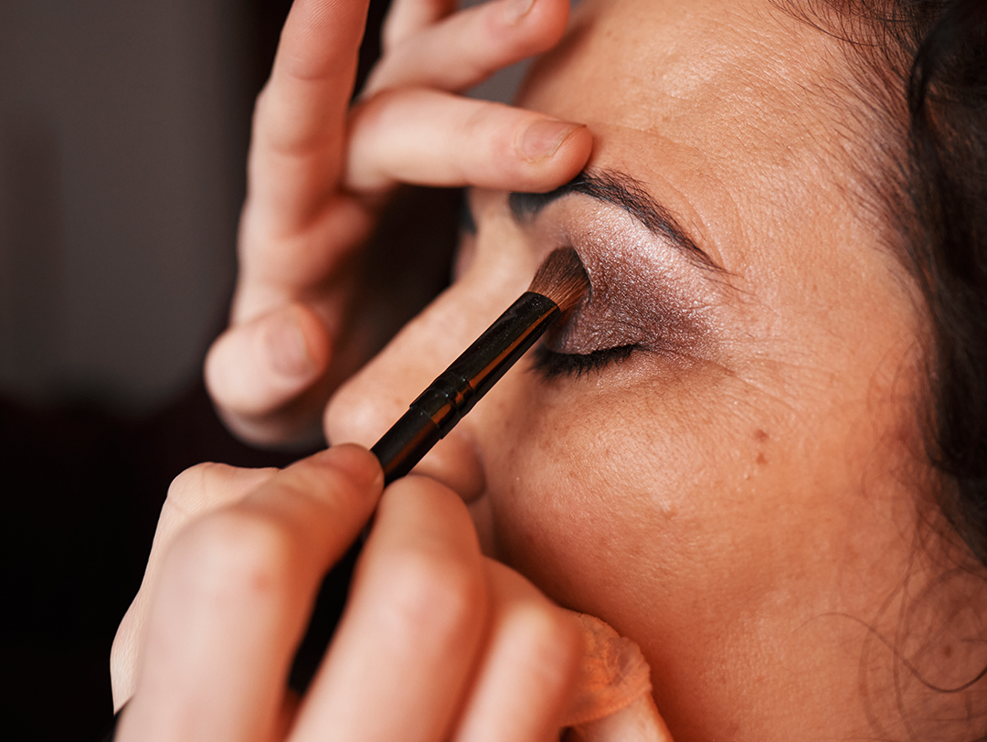 65 Pretty Eye Makeup Looks : Classic Black Smokey Eye