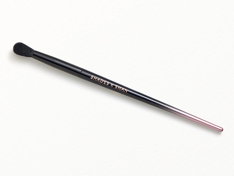 Tapered Crease Blending Brush E202 From Lashylicious