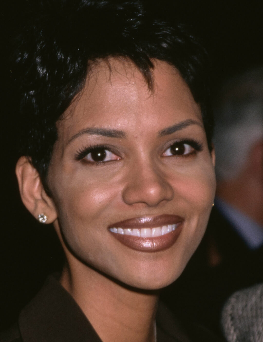 Younger Halle Berry rocking a brown lips makeup look