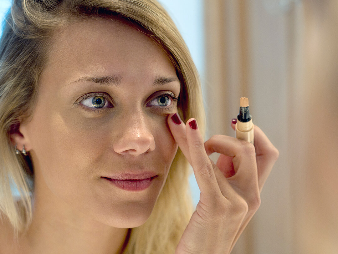 14 Best Full-Coverage Concealers From a Pro |