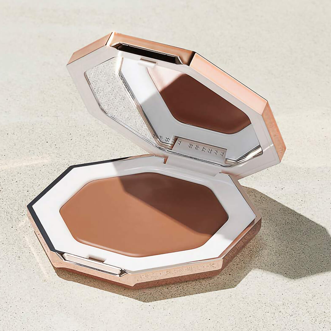 Bronzer vs Contour: We Break Down the Difference
