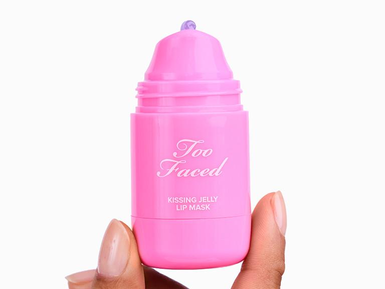 beb5f98072b816f1dc265ded439612eac045eabd_resized_TOO_FACED_COSMETICS_KISSING_JELLY_LIP_5965