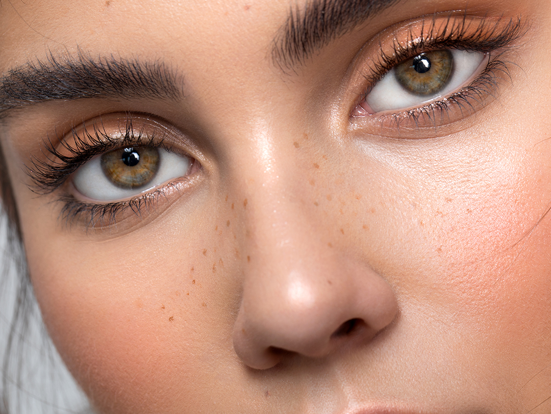 Here's the SECRET to making your EYE COLOR POP! 