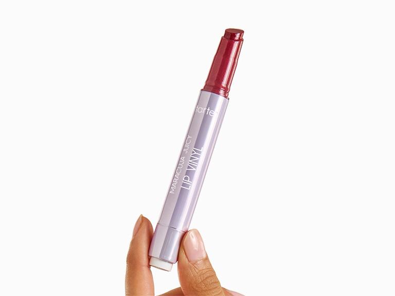 db410215fa848815041ca6376cbfe464ca1e5868_resized_0226_ULTIMATE_AO_InHand_TARTE__Maracuja_Juicy_Lip_Vinyl_Gloss__Cranberry_2923