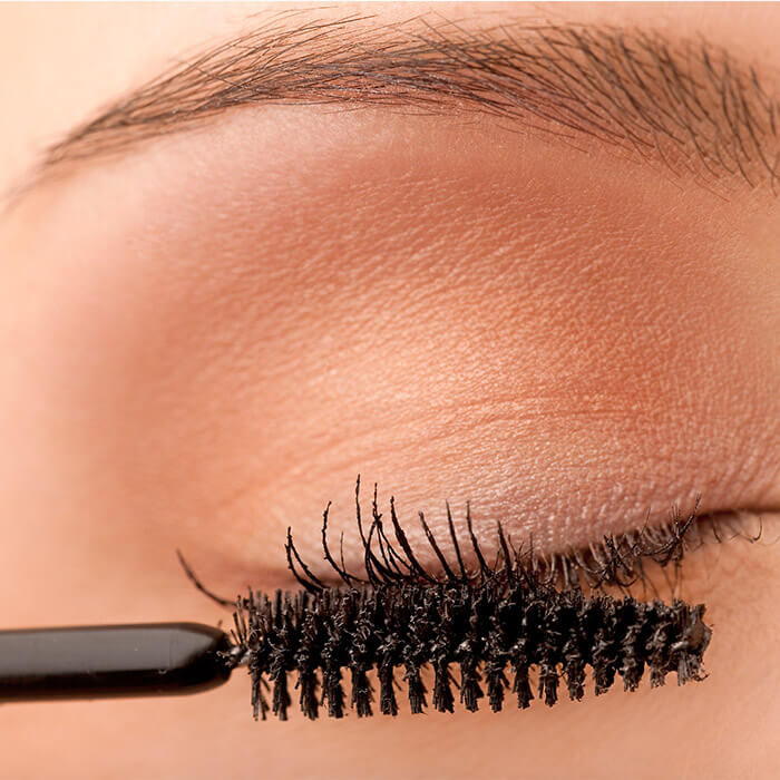 The 8 Best Fiber Mascaras of 2020 for Long, Full Lashes |