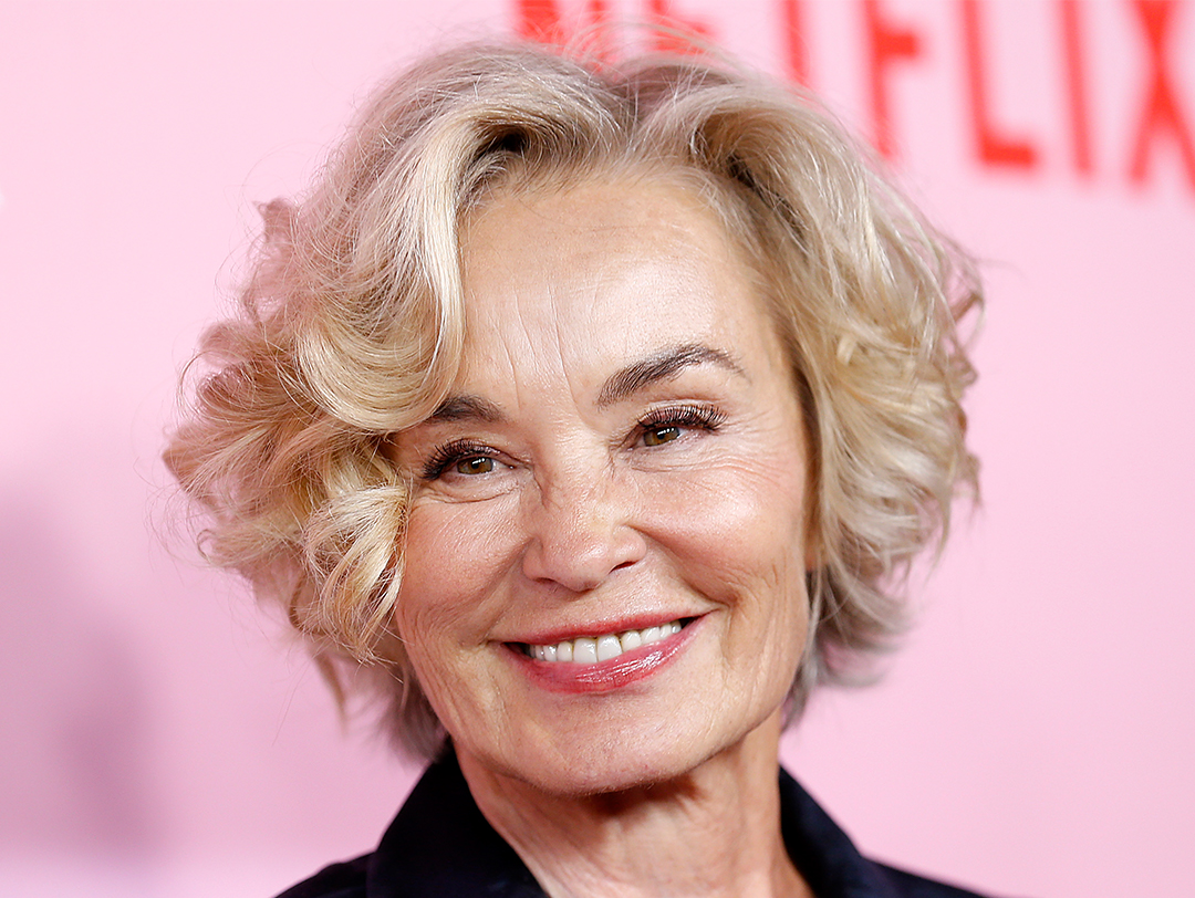 The 21 Best Hairstyles for Older Women Over 60 | IPSY