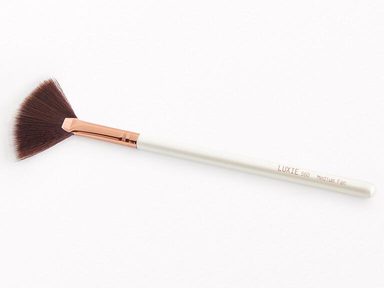 L806 LUXE FAN BRUSH ROSE GOLD