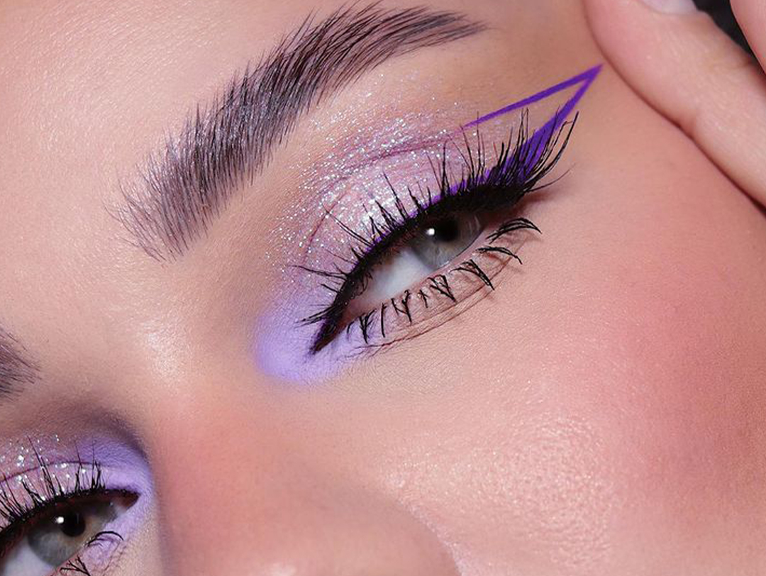 Maquiagem com sombra neon lilás - inspiração  Lilac eye makeup, Purple eye  makeup, Makeup for hazel eyes